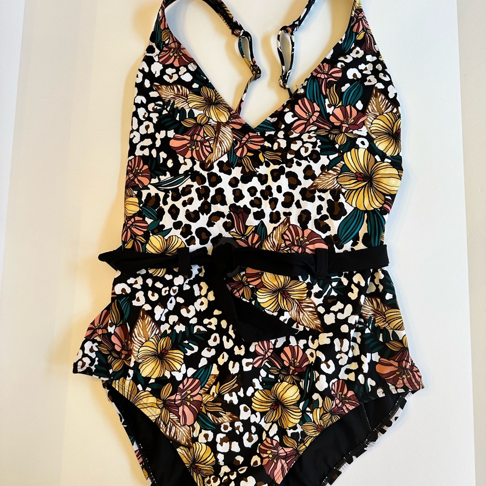 Cupshe Black and Yellow Floral Leopard One Piece Swimsuit